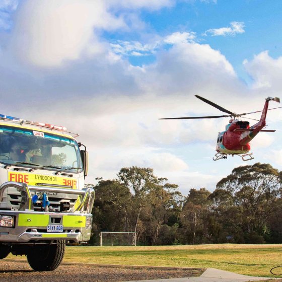 Lyndoch CFS truck and helicopter (Ash Penhall Photography)